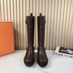 市面对版版本 HERMES爱马仕秋冬走秀款高筒靴骑士靴 这一季秋冬主打系列 自然有独特的工艺和品质且这款靴子的皮料全部为进口定制，内里材质也是进口定制牛皮，，好