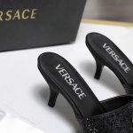 versace范思哲 5 新跟杜丽莎原版扣高跟凉鞋 拖鞋 海外热销冠军 Yb一致原鞋开发楦型 各大时尚博主及明星、网红、已经人手一对，如此出众的美，让人过目不忘