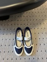 代购级 Miu Miu 25ss 春夏新款走秀MiuMiu 休闲鞋玛丽珍布鞋秀场工艺来自Miu Miu系列的细节特写 新季的潮流要素一与此刻挚爱的概念，多元对撞