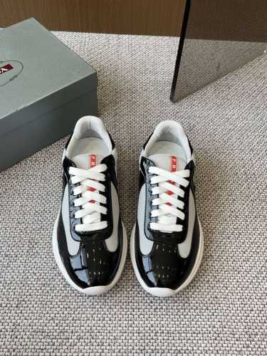 prada 普拉达 25Ss春夏新款 休闲运动鞋 情侣款 采用进口纯色漆皮 拼接网孔牛皮鞋面 立体几何分割 多色拼接 时尚大方 柔软舒适透气，外侧饰有prada