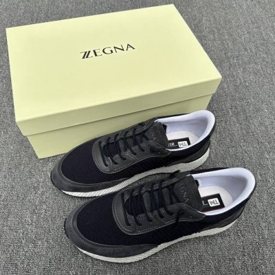 zzegna 杰尼亚原单更新 piuma 在意大利语中指 羽毛 充分彰显 ZPZegna 都市跑鞋的别样风范 代表的是年轻 时尚的风格 是专为追求品质和款式之新