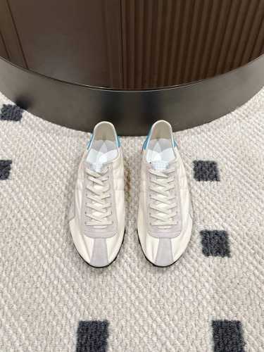 厂价P：310 码数35-40 Maison Margiela 2025春夏系列新款上架，新款 Sprinters运动鞋轮廓采用做旧感尼龙与复古处理麂皮制成，灵