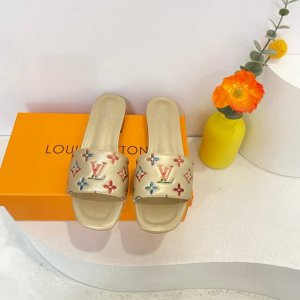 橙子出厂价p louis Vuitton 路易威登 夏季新款 Lv彩色压纹方头平底拖鞋 休闲凉拖 码数 34-42
