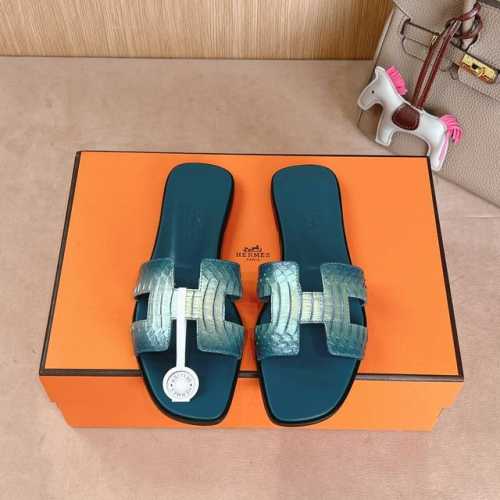 蛇皮出厂价p Hermes 爱马仕H拖鞋Oran凉鞋系列 时尚又百搭 超级舒服 每个细节都做到极致 原版丝绒面料 原版1:1独家私模鞋面 原版真皮沿条大底 包装