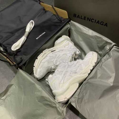 P590 顶级版本巴黎世家 Balengiacige Runner老爹鞋 全白 男女款尺码：35-46码