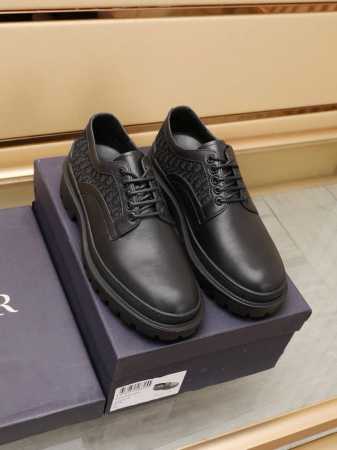 工厂 Dior 男士经典休闲皮鞋专柜同步发售，意大利原版 品牌图腾布匹车缝品牌布标 撘配头层小牛皮 凸显高端 贵气 档次 做工考究 原版内里 鞋底：原厂特供橡胶 - 点击图像关闭