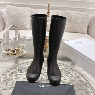冲量价: Celine 赛琳24ss夏季网红明星爆款雨靴系列 入手一款本季颜值爆表雨靴，国内专柜个位数限量，不是vic完全是拿不到的，我真是太幸运了，真是大爱这