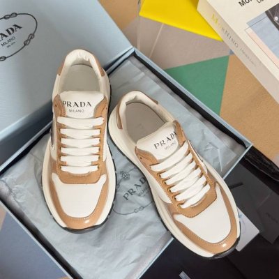 顶级版本：女款 男款 Prada普拉达 P家 Re-Nylon系列 情侣款 厚底 三角标 休闲 运动鞋 原版购入开发 做货 这款运动鞋融合优雅而创新的设计，搭配