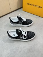louis Vuitton 路易威登 -高端品质 原单休闲运动鞋 -鞋面：品牌针织布匹、注塑品牌塑胶模块、鞋舌.鞋身.注塑品牌Logo图腾 -内里：品牌帆布 -