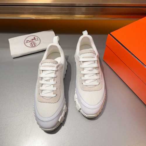 HERMES 爱马仕ss24春夏新品运动鞋，H家 heros 运动鞋新品，简约鞋面，轻盈舒适透气！运动感十足！对比色设计打造活力时尚风格，鞋头前端自然色橡胶嵌饰