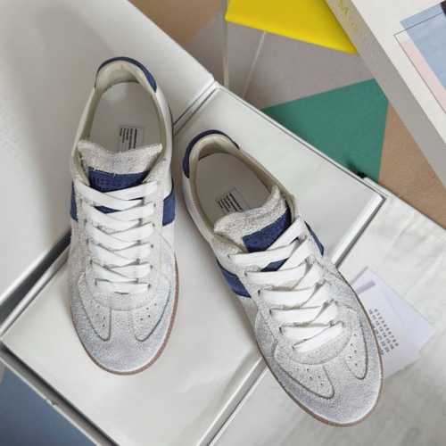 顶级版本：情侣款 MaisonMargiela MM6 马吉拉 情侣款 德训鞋 休闲 运动鞋原版购入开发 做货 鬼才设计师品牌，一个轻奢品牌 这一款德国训练鞋延