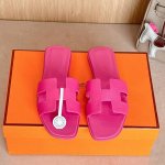 可配飞机盒50出厂价p Hermes 爱马仕H拖鞋Oran凉鞋系列 时尚又百搭 超级舒服 每个细节都做到极致 原版Epson掌纹面料 原版1:1独家私模鞋面 原