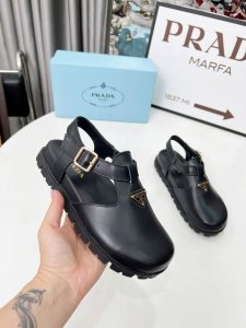 PRADA 25ss普拉达经典三角标乐福鞋系列 简约极致 size：35-42 工厂价