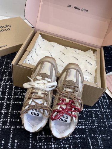 东莞代购级 官网同步飞机盒包装 miu Miunew Balance 缪缪 纽巴伦联名 25Ss 春夏系列复古 运动鞋 网上已经吹爆了这个款 超级 复古到心里了