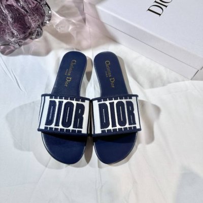 橙子出厂价p dior 迪奥春夏新款 立体字母刺绣平底拖鞋 一字拖 凉拖 码数 35-42