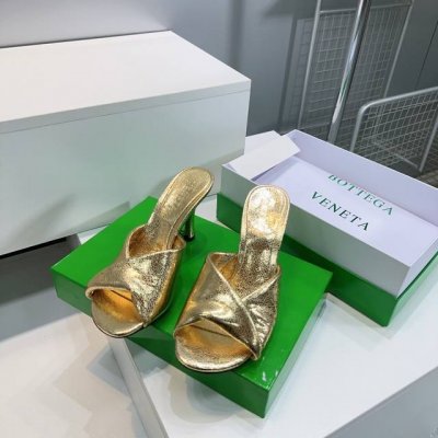 高品质出厂 ！顶级品质Bottega Veneta葆蝶家2025春夏新品Bv爆款夏季圆头Blink中跟穆勒凉拖鞋！Ins&小红书巨多网红明星上身！上脚超性感！真