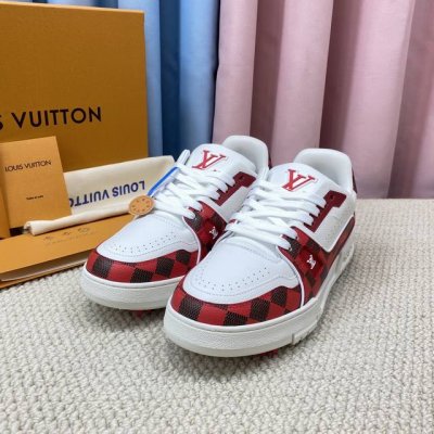 LV-Trainer路易-威登 PK市场一切版本 情侣款 走秀新款 篮球板鞋 代购品质 原版1：1开发复刻！！上脚非常舒适 做工精细 鞋面由意大利进口小牛皮拼接