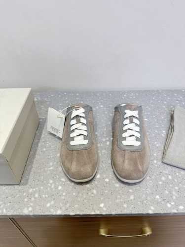 brunello Cucinelli 情侣款 25Ss早春新款 系带系列 休闲 半拖 极简主义风格，纯手工串联珠链配饰！复古又高级！简约又大气， 属于非常耐看的