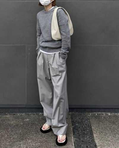 THE ROW高版本 新款牛皮人字拖，Y版开模一比一 20春夏Ginza Sandal in suede系列 INS上超 的搭配单品，极简的潮流设计，内里羊皮上