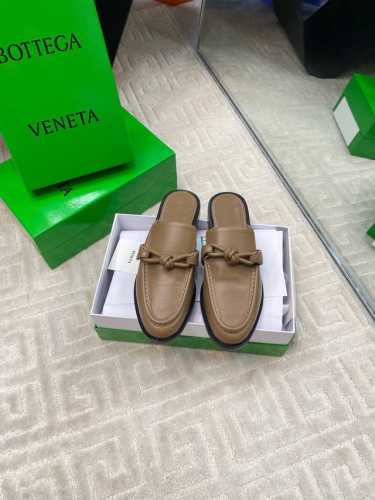 出厂440 Bottega Venet* 真皮 金属结绳配饰 Astaire乐福拖鞋 当今流行的又一趋势 天花板啦 双色 色百搭精致平底 包裹面料 同色跟皮 用