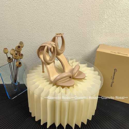 羊皮款 吉安维托 罗西 Gianvito Rossi Eiko Stiletto，轻松移动。这款 胖胖高跟凉鞋 秉承了其传统意大利工艺，专注精巧细节，打造优雅女