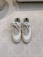 出厂价p Miu 联名Lululemon休闲运动鞋 这款上脚真的很好看 结合了优雅和运动功能 真是舒适又时髦 配色太好看啦 原版购入打版开发 尺码35-39 4