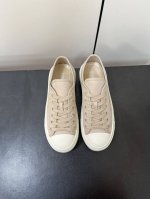 Prada 普拉达24ss秋冬厚底球鞋 帆布鞋 科技帆布最新黑科技 相隔几年Prada又给我们带来好看的饼干鞋了 时髦精绝对不能错过的必入款，没有任何繁杂装饰，