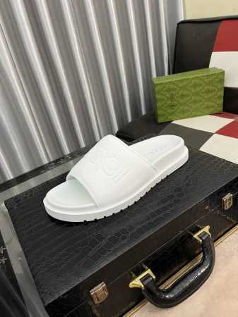 出厂价 Gucci 古奇新款休闲拖鞋，原版官网1:1、完美做工 透射出一种尊贵奢华，于古奇高端超凡工艺中升华其奢侈定义。原版古奇双g组合大底，码数：38-446 - 点击图像关闭