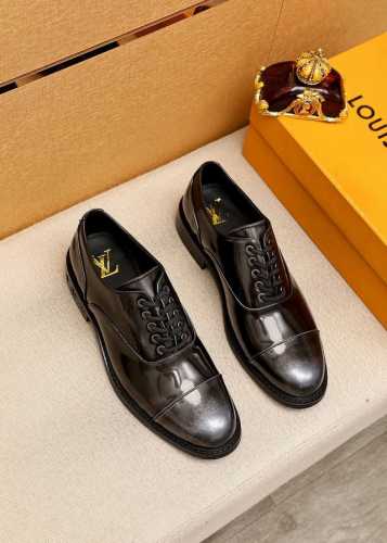 原单 Louis Vuitton 路易威登 新款～时尚商务正装男鞋原单品质，高端精品细节精致考究，采用进口意大利头层原版小牛皮鞋面舒适的水染牛皮内里原版大底，穿