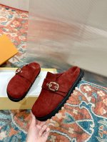 女 男 LV 路易威登 24 秋冬新品 专柜主打最新款 老花面包穆勒羊毛拖鞋硬货上新代购级别！高级感十足！国内外博主刷爆的一款，复古又时髦 上脚美炸了！官网主推