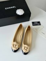 出厂价 代购级 Chanel 春夏新品山茶花单鞋系列 这一季山茶花系列真的超美 香奶奶家一贯的优雅名媛气质 高级感十足！上脚非常Nice～ 不管光脚穿或搭配裙装