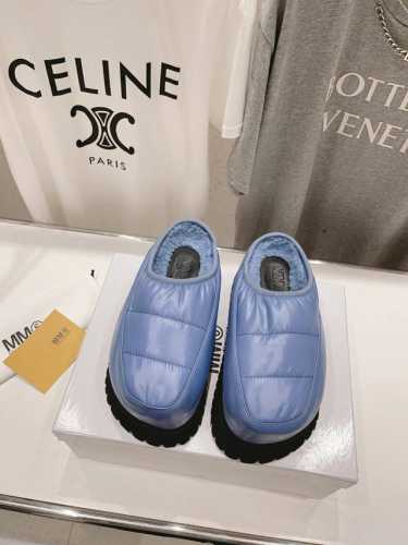 高版本出厂 MM6马吉拉厚底面包拖 Maison Margiela 大热时尚风 慵懒风系列 粉色Mm6 Maison Margiela的实验性从功能主义的解构美