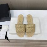 出厂价P P340 Chanel 香奈儿25C 新款 菱格书包扣平底拖鞋 春夏天必入的凉拖系列 上脚超级美丽优雅 原版定制编制 材质鞋面 内里垫脚是丝绸羊皮 意