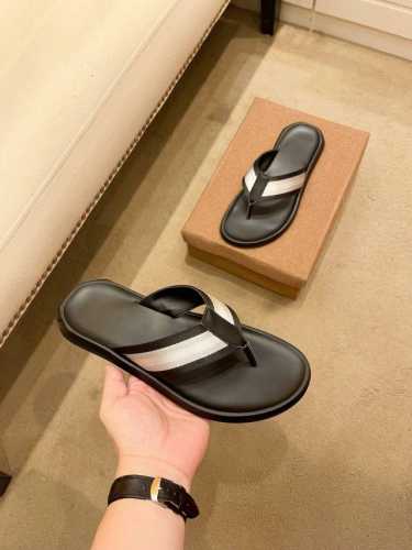 工厂价 巴莉bally男鞋高端品牌 官网1:1最新力作：原版开模定制，面料釆用进口原版材料制作，升级版大底，更轻便，防滑。市场顶级品质，简单不失品味，潮人必备，