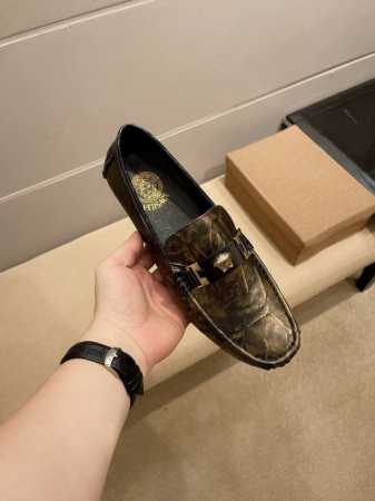 VERACE 范思哲官方男士高端豆豆鞋，最新元素潮爆全球，官网火爆热卖，来自法国巴黎名媛贵族棒棒版，原版版本，专柜一比一，鞋面意大利进口原版头层牛皮 绝对高端 - 点击图像关闭