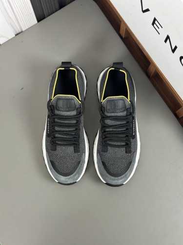 Givenchy 纪梵希 -高端品质 原单 -鞋面：纳帕小牛皮、反绒小牛皮、鞋身高丝光布匹、热切品牌logo -内里：垫脚；品牌帆布 -大底：超轻耐磨绒 橡胶；