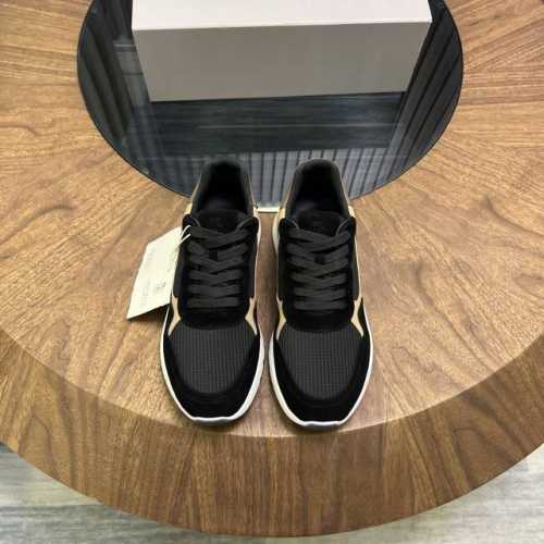 brunello Cucinelli 新款拼色运动板男鞋 此款运动鞋面料采用意大利进口高丝光水洗翻毛皮和意大利进口压摔牛皮 立体感和亲肤感十足 鞋子拼色设计 款