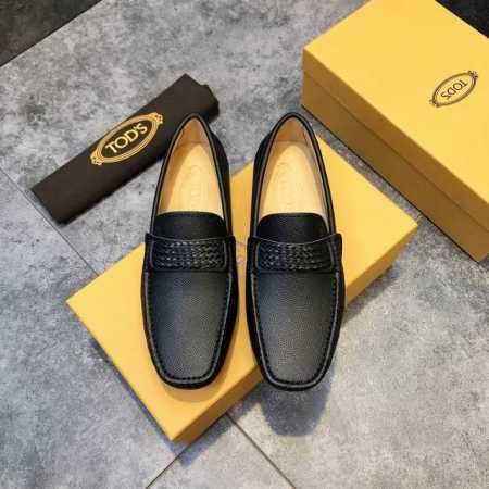 Tods 男士豆豆鞋 专柜同步新款 高端品质 蜥蜴纹杏色牛里.原版包装。尺码38-45。 - 点击图像关闭