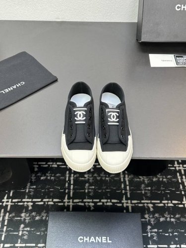 Chanel 香奈儿四季鞋，大量现货发售！清纯版，休闲系列！上脚超级舒适百搭，可以任意搭配任何衣服，不管你是学生派，还是辣妈派，还是网红派，美的你都是不要不要的