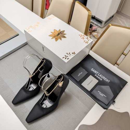 SAINT LAURENT ” SYL圣罗兰 顶级版本25SS众明星网红追捧的圆柱体细高跟，环脚踝字母金属脚链真丝单鞋。SYL 2025官方VIP 贵宾版金花磁