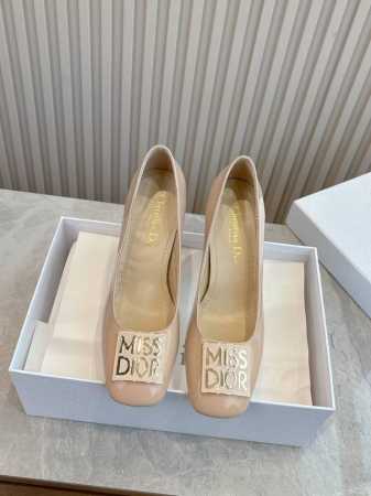 出厂 顶级版本 Miss Dior Fw25New Arrival～ D家25秋冬迪奥小姐 精致玛丽珍新品 Missdior 五金扣件，好精致啊，小方头时髦复古 - 点击图像关闭