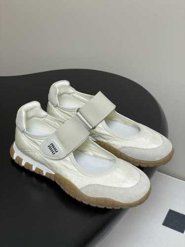 P340- Miumiu 缪缪 25Ss Tyre系列春夏新款 饼干鞋 阿甘鞋休闲运动鞋 轮胎德训鞋 玛丽珍鞋 Miumiu最新爆款 前卫大胆的设计，风格融于此