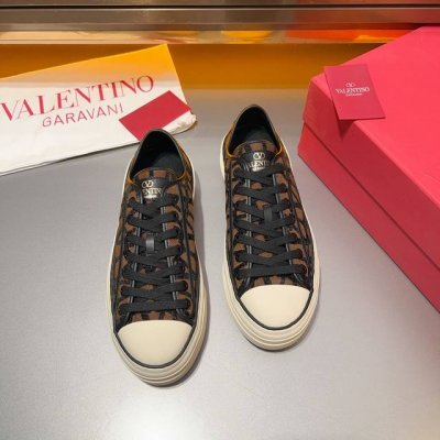 Valentino Ss24New 华伦天奴 V家2024老花厚底帆布鞋！ 鞋面刺绣老花以真皮饰边，原版tpu组合大底！ 高端精品，百搭时尚单品。 Size：3