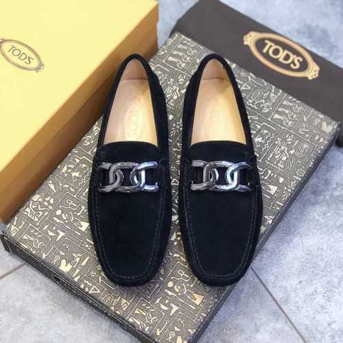 Tods 男士豆豆鞋 专柜同步新款 高端品质 磨砂皮杏色牛里.原版包装。黑色，尺码38-45。。。