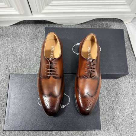 Prada新品高端男士商务乐福鞋原单正品顶级货原版进口牛皮手工擦色 搭配布洛克雕花牛皮内里～ 牛皮垫脚原版注塑真皮大底！ Size：39 40 41 42 43 - 点击图像关闭