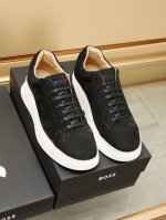 Boss 新款男仕运动鞋 知名运动品牌新款隆重上市 以奢华高端设计出货 鞋面采用原版牛皮制作 羊皮垫脚 叠层设计鞋面线条感层次分明，轻质橡胶大底。轻奢风格，简约