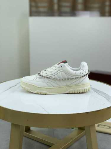 工厂价 实价 Gucci 春夏低邦走秀款休闲运动鞋，顶级版本！油边工艺一比一复刻。早春新款，打造属于完美的风格，又酷又飒 C位时髦穿搭 带复古加未来感经典鞋型，