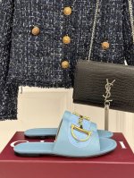 厂价 gucci 古驰经典老花马衔扣拖鞋 夏天最值得入手的单品 自带高级气场的凉鞋 搭配裙装裤装率性洒脱 日常度假都是必不可少 鞋面采用原版定制材质 内里垫脚进