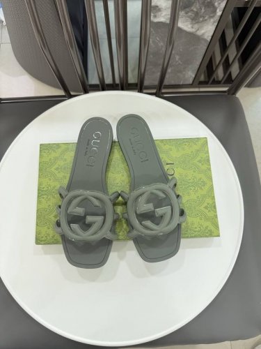 新色 原版Tpu材质带亮光版本 size:35-42 单码单模+内里带编码+码数 独家正确版本 真正原版1 1品质 颜色 十色 黑色 白色 浅杏色 粉色 橘色