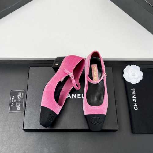 工厂价 顶级品质！Chanel 小香25C早春新品、高跟鞋 粗跟方头玛丽珍单鞋香奶奶家一贯的优雅名媛气质 高级感十足上脚非常nice～极简的配色深入人心~本年度